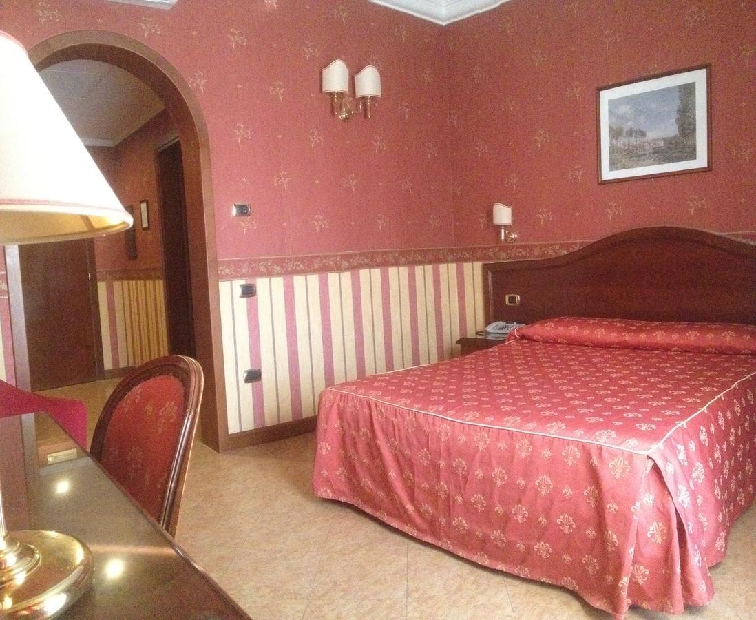 Al Boschetto Hotel Castel Volturno Ngoại thất bức ảnh