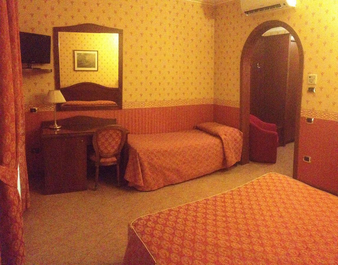 Al Boschetto Hotel Castel Volturno Ngoại thất bức ảnh